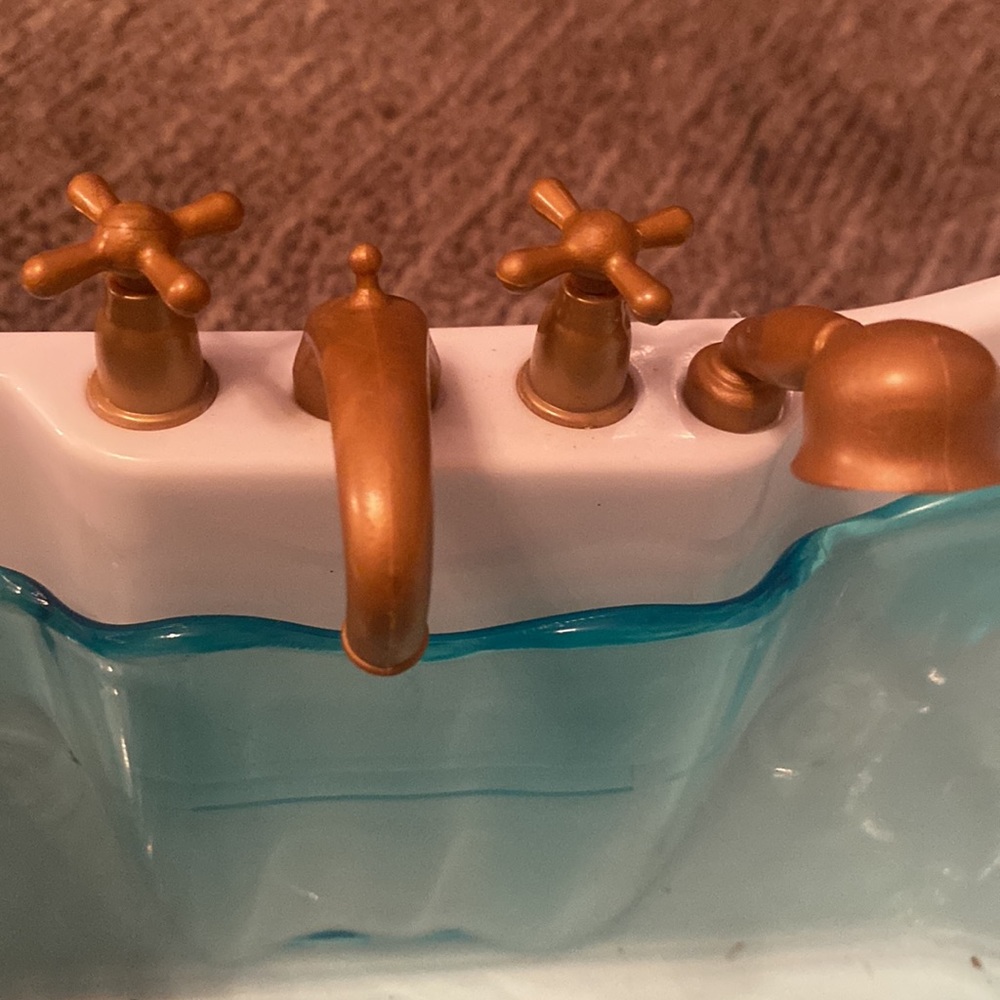 Our Generation Bath & Bubbles Bathtub - Picture 3 of 7